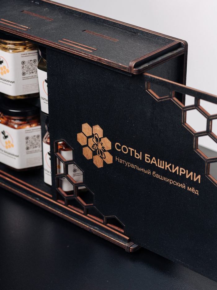 Гравировка сотового узора на крышке шкатулки